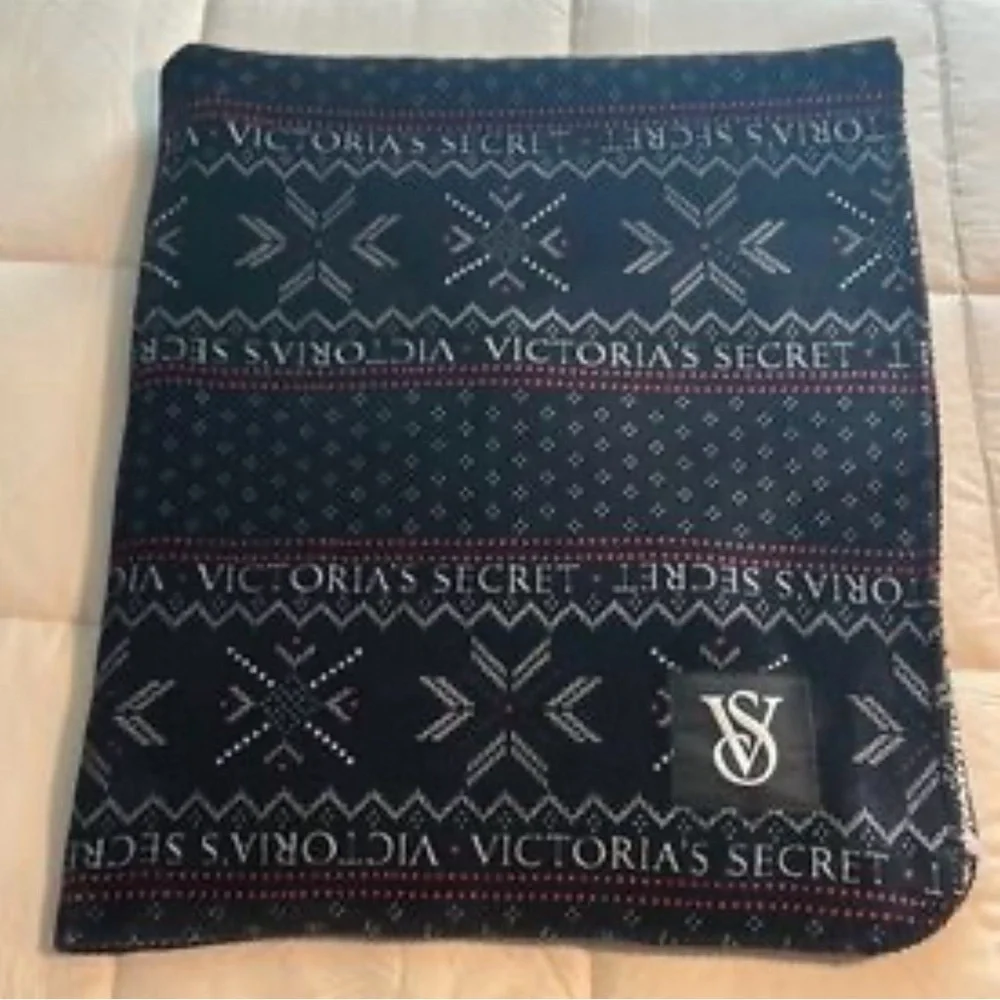 Victorias Secret elegant throw